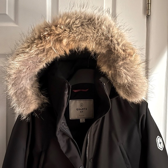 Quartz Co. Goose Down Long Winter Jacket (removable fur) (VERY GOOD CONDITION) - Picture 2 of 9